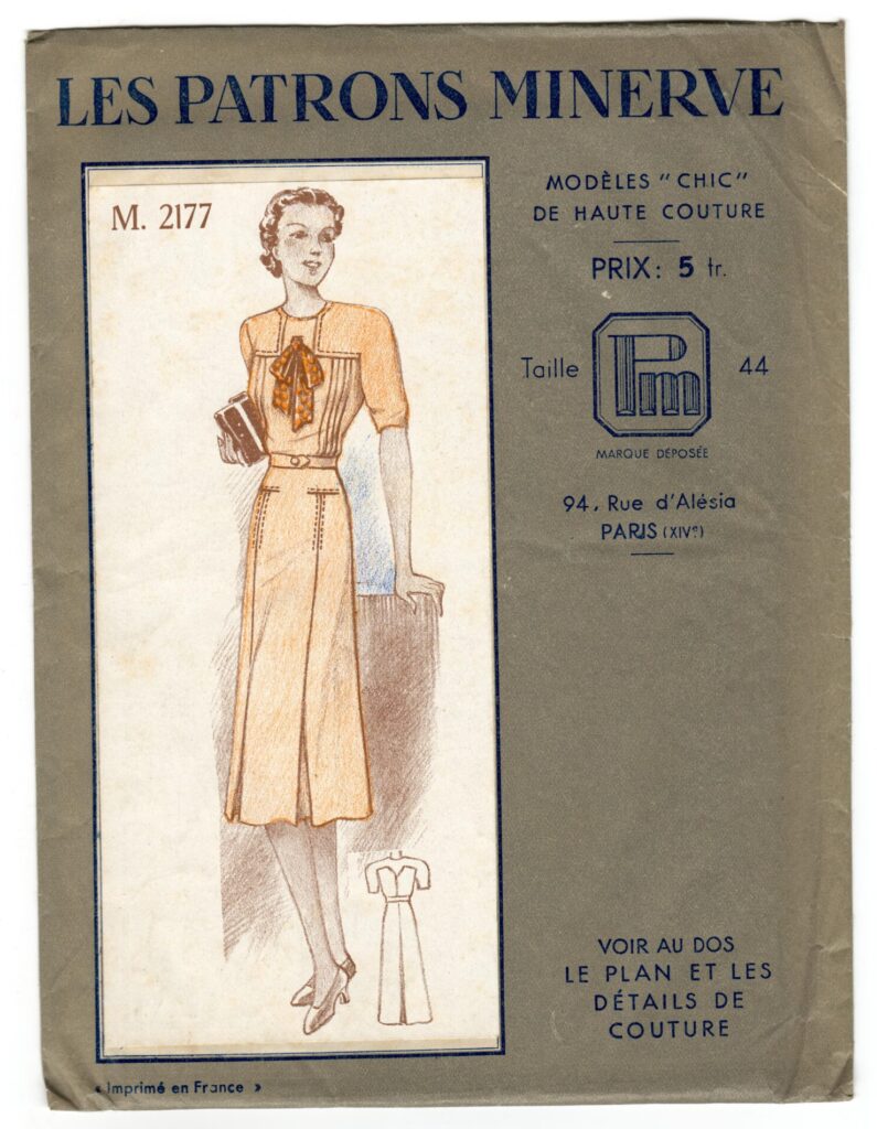 Front of a sewing pattern enveloppe by the french brand Les Patrons Minerve