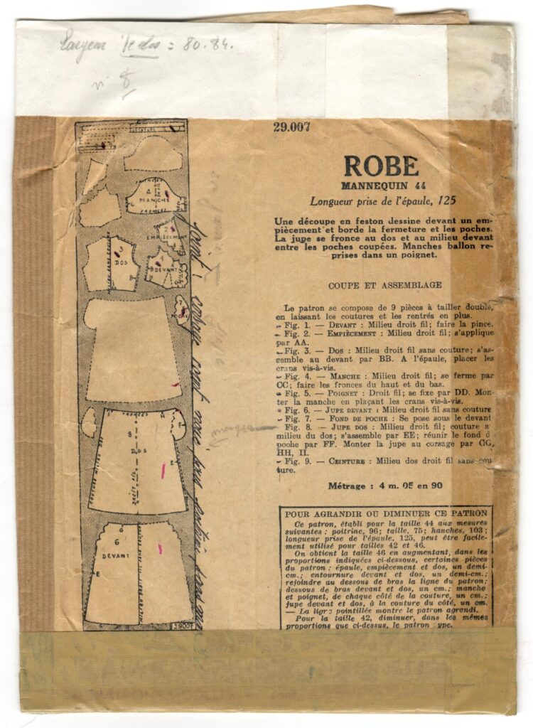 Back of a sewing pattern enveloppe by the french brand Patron-Modèle